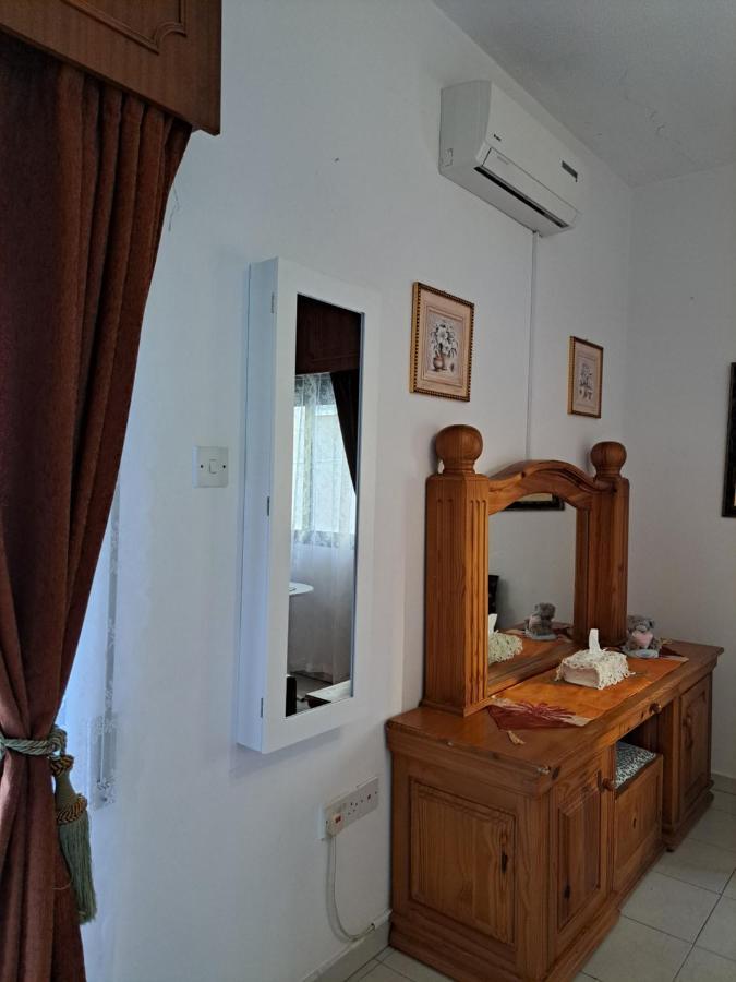 Shared Top 1St Floor Villa Лимасол Экстерьер фото